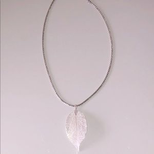 Silver leaf pendant 18” silver necklace